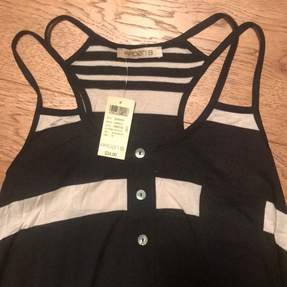 Flowy Tank Top - Picture 2 of 3